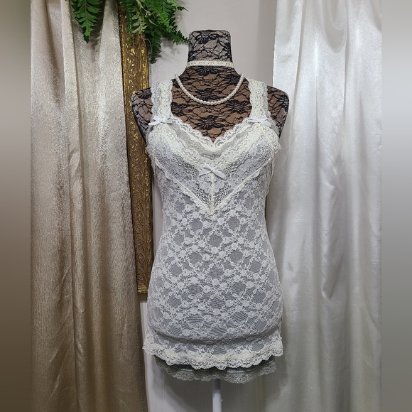 Rare ♡ Y2K ♡ Hollister White Lace Cami
